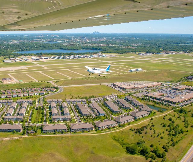 MAC_FlyingCloudAirport
