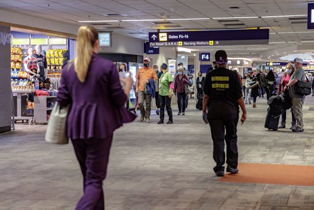 MSP Passengers on F Concourse-Dec 2021
