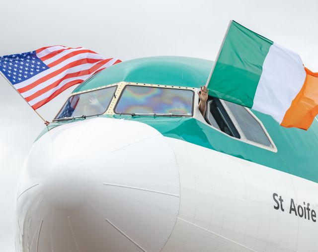 Aer Lingus plane with the United States and Ireland flags